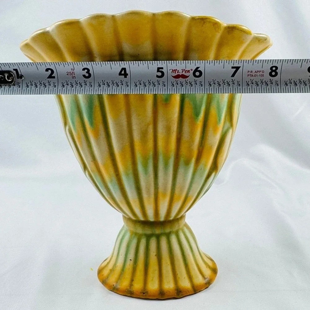Rare VTG Beswick Pottery of England Art Deco Ribbed Fan Vase Scalloped 1940-'54